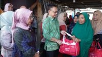 20250626_212936-min Rumah Warga Roboh Dihantam Ombak Kapal, Wali Kota Pontianak Tinjau dan Beri Bantuan