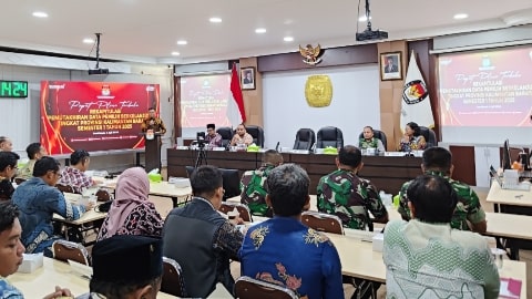 Komisi Pemilihan Umum (KPU) Provinsi Kalimantan Barat (Kalbar) menggelar Rapat Pleno Terbuka Rekapitulasi Pemutakhiran Data Pemilih Berkelanjutan (PDPB) semester 1 Tahun 2025. Kegiatan berlangsung di aula kantor KPU Provinsi Kalimantan Barat, Jum'at (4/7/2025).