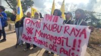 20250705_220933-min Aksi PMII di Polres Kubu Raya: Usut Mafia Oli Palsu