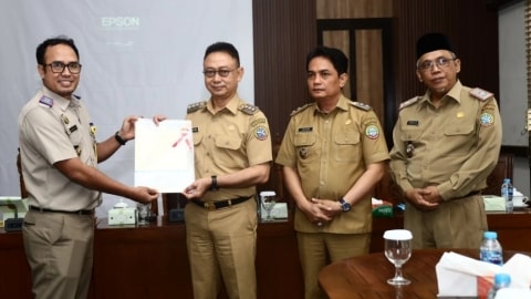 Pemkot Pontianak Terima 12 Sertifikat Tanah, Termasuk Lahan Sekolah Rakyat