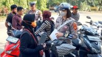 20250717_161402-min Polwan Brigadir Nikky Edukasi Pengendara dengan Santun