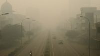 20250730_182955-min Kabut Asap Selimuti Pontianak, Edi Kamtono Imbau Warga Waspada dan Kurangi Aktivitas di Luar Rumah