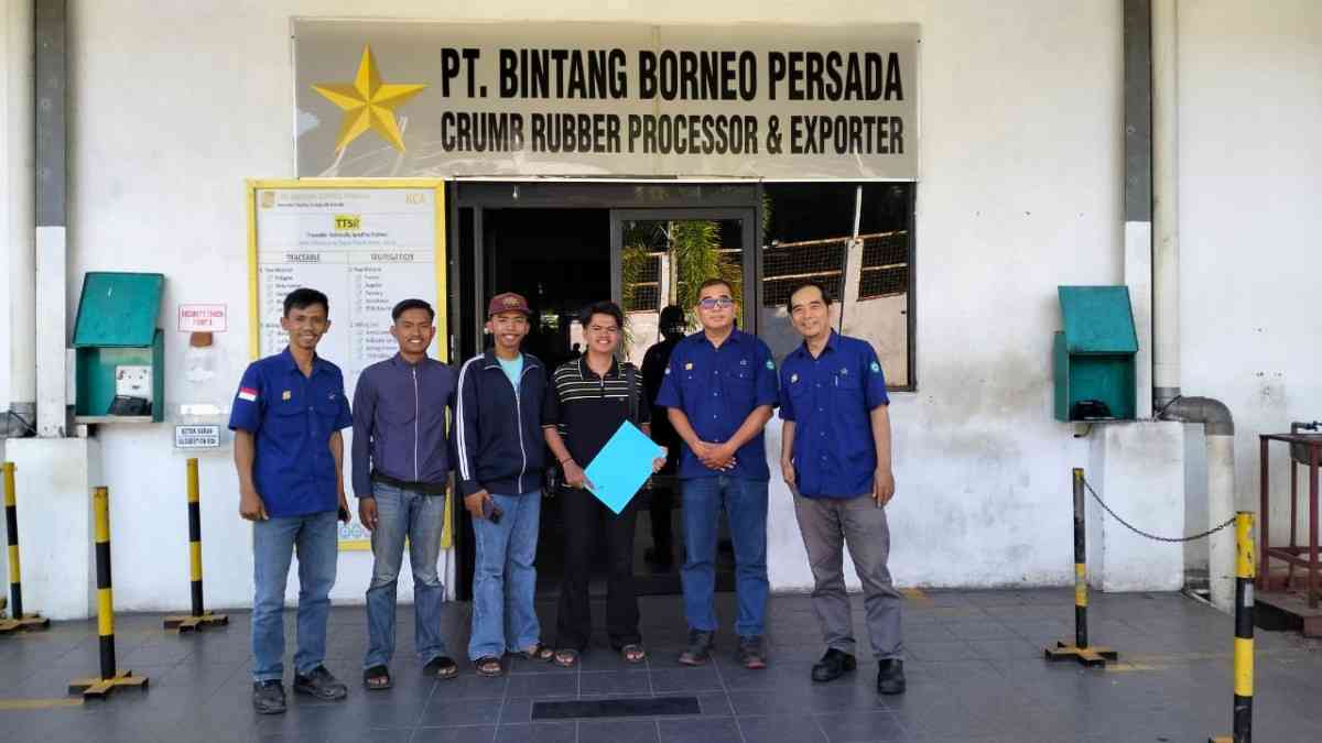 Remaja PRT H. Abdurrahman lakukan pertemuan membahas isu lingkungan bersama PT. Bintang Borneo Persada Sumber Foto : Remaja PRT H. Abdurrahman