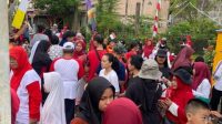 20250818_100234-min Semarak HUT Ke-80 RI, Ratusan Warga Ikuti Jalan Sehat di Kompleks Arikarya Indah IV
