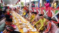 20250820_131147-min Tradisi Robo-robo di Pontianak, Warga Duduk Saprahan Bersama Wali Kota