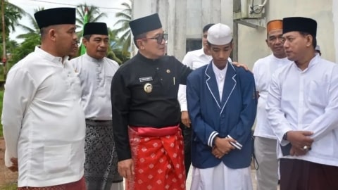 Bupati Sujiwo: Pondok Pesantren Harus Jadi Pilihan Utama Pendidikan