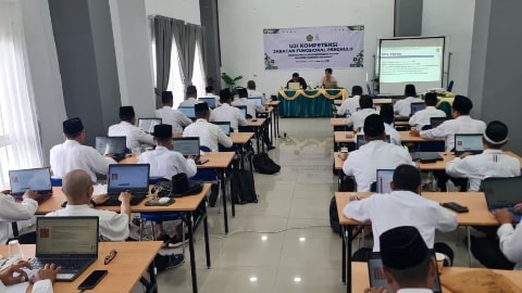 Kemenag Kalbar Siapkan Penghulu Tangguh di Era Digital