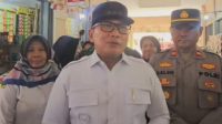 Bupati Sujiwo Tegaskan Retribusi Pasar Rasau Jaya Tetap Rp4.000 Perhari