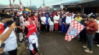 HUT ke-23 Desa Teluk Kapuas, Bupati Sujiwo Beri Hadiah Umrah dan Janji Tuntaskan Infrastruktur