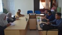 20250930_192621-min Bawaslu Kubu Raya Koordinasi dengan Dukcapil soal Data Pemilih