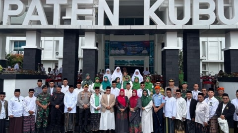 Ribuan Santri Kubu Raya Peringati Hari Santri Nasional 2025 dengan Upacara Khidmat