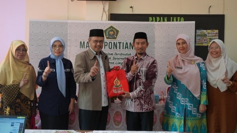 MAN 1 Pontianak Gelar Kajian Keagamaan dan Penguatan Kompetensi Guru