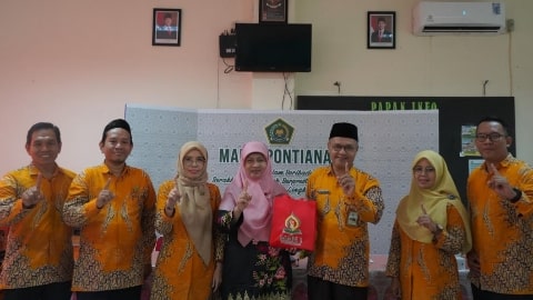 MAN 1 Pontianak Gelar Pelatihan Kurikulum Berbasis Cinta bersama Dr Dermawati