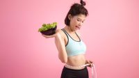 Ilustrasi wanita sedang diet