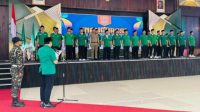 20251205_231556-min Sekretaris Jenderal (Sekjen) Pimpinan Pusat (PP) Gerakan Pemuda (GP) Ansor, H. A. Rifqi Al Mubarok, resmi melantik jajaran pengurus Pimpinan Wilayah (PW) GP Ansor Kalimantan Barat masa khidmat 2025–2029