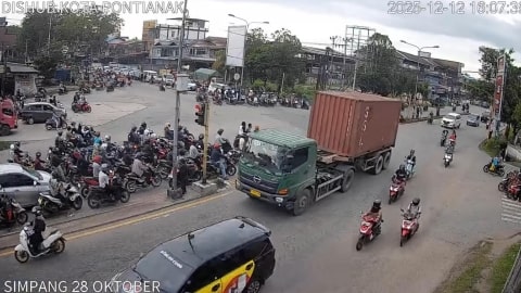 Jumat Sore Macet Parah, Siantan Jadi Titik Paling Padat di Pontianak Utara