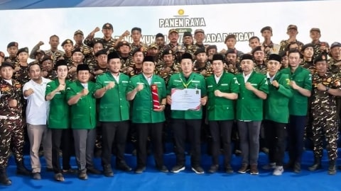 Presiden Prabowo Beri Penghargaan kepada Ketua Umum GP Ansor atas Kontribusi Swasembada Pangan