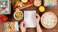 Ilustrasi menjaga pola makan untuk wajah glowing
