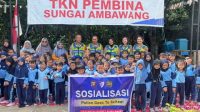 1000643452 Polisi Ajarkan Disiplin Lalu Lintas ke Anak TK di Sungai Ambawang