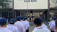 1000651293 Police Go To School, Satlantas Kubu Raya Ajak Pelajar Patuhi Aturan Lalu Lintas