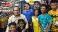 Tinjau Pasar Senggol Kuala Dua, Bupati Sujiwo Targetkan Aspal Mulus Sebelum Lebaran
