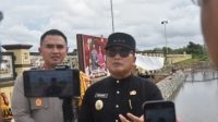 1000677385 Sujiwo Tinjau Turap di Kawasan Polres Kubu Raya, Siapkan Penataan dan Budidaya Ikan