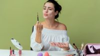 Ilustrasi menghindari makeup berat