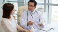 Ilustrasi konsultasi ke dokter