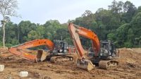 1000697281 Polda Sumut Amankan 12 Ekskavator dari Tambang Emas Ilegal di Perbatasan Madina–Tapsel