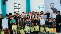 1000714874 Bendahara PSI Kalbar Fenty Noverita Berbagi Bingkisan Ramadan di Pesantren Al Husain