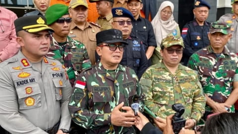 Sujiwo Tegaskan Pemkab Harus Terdepan Tangani Karhutla