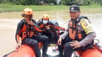 1000787861 Tim SAR Sisir Sungai Cina di Melawi, Kakek 75 Tahun yang Hilang Belum Ditemukan