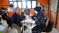 Aksi Sosial TNI AL di Kubu Raya Tuai Apresiasi, 500 Warga Terima Layanan Kesehatan Gratis