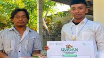 LAZISNU Pontianak Salurkan Qurban Ramah Lingkungan, Daging Dibungkus Daun Pisang