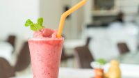 Ilustrasi konsumsi smoothie