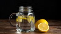 Ilustrasi perasan air lemon