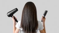 Ilustrasi penggunaan hair dryer