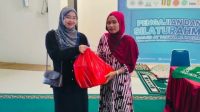 LAZISMU Masjid At-Tanwir Santuni Fakir Miskin dan Salurkan Subsidi Sembako Murah