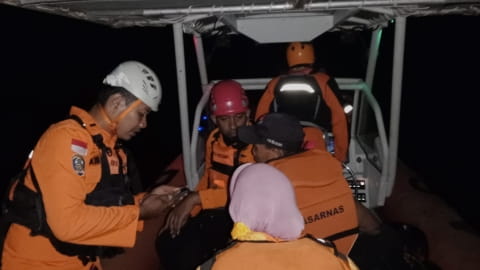 Tim SAR Bergerak Cepat, 8 Korban Kapal Tenggelam di Kayong Utara Berhasil Dievakuasi