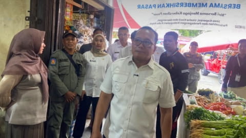 Sujiwo Turun Tangan, Parkir dan Sampah di Pasar Bahagia Segera Dibenahi