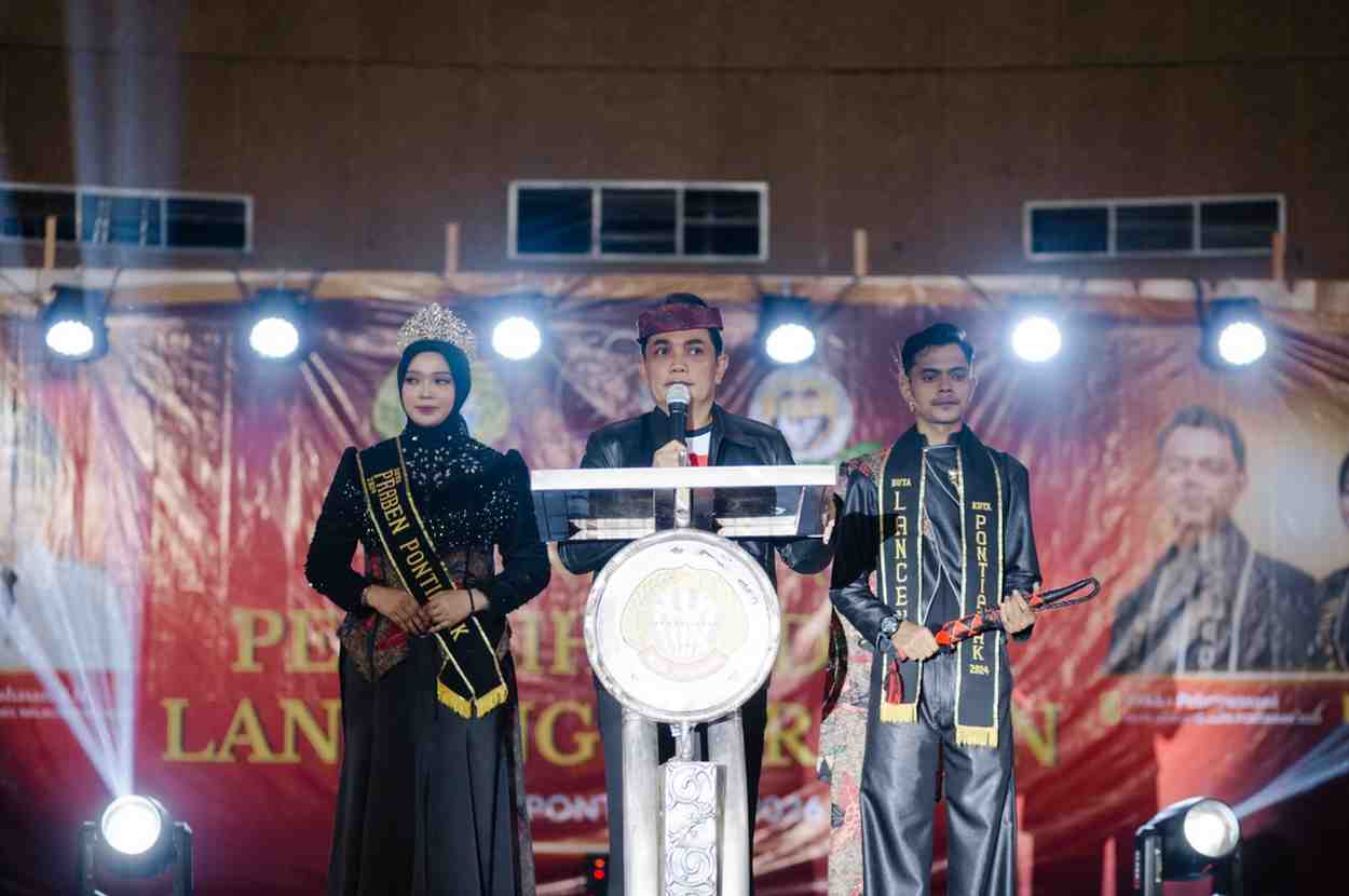 Wakil Walikota Pontianak, pada acara Grand Final Duta Lanceng Praben Kota Pontianak, Sumber Foto : Tim Media Kalbarsatu