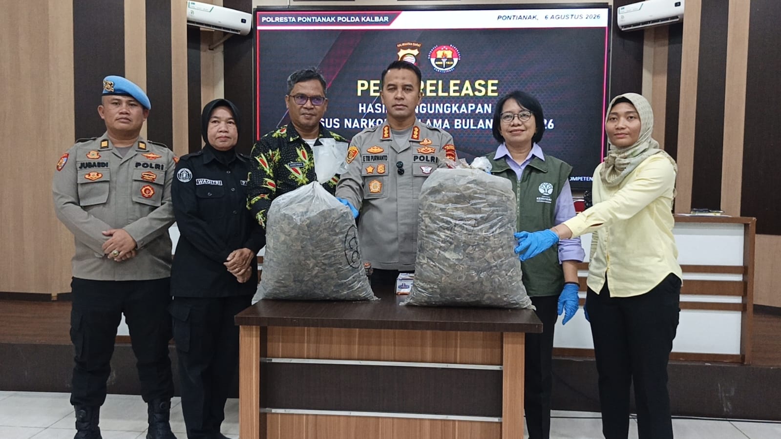 Polresta Pontianak Bongkar Perdagangan Sisik Trenggiling, Dua Tersangka Ditangkap