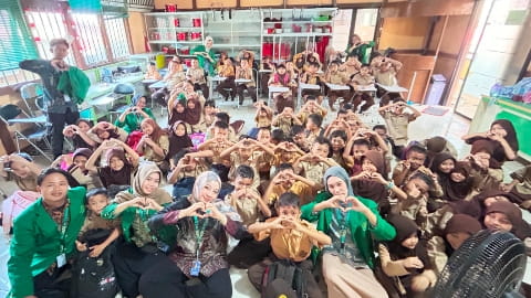 Mahasiswa KKN UNU Kalbar Edukasi Siswa SDN 03 Karimunting Pentingnya Hidup Bersih dan Sehat. Foto/istimewa.