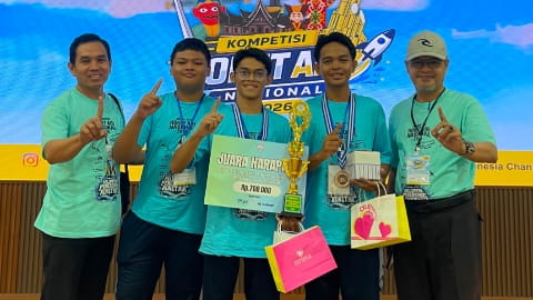 Dua Siswa MAN 1 Pontianak Raih Tiket Kompetisi Roket Air Internasional di Kuala Lumpur