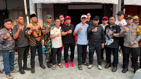 PDI Perjuangan Kalbar Salurkan 100 Paket Sembako untuk Korban Kebakaran Sungai Duri