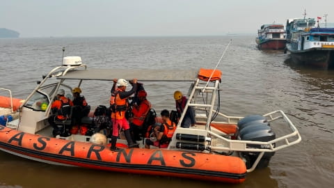 Tim SAR Gabungan Lanjutkan Pencarian ABK TB Rimba Megah XV yang Tenggelam di Perairan Pulau Meledang