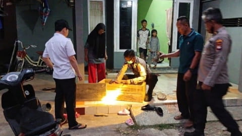 Jenazah Bayi Perempuan Ditemukan di Sungai Ambangah Diserahkan untuk Dimakamkan