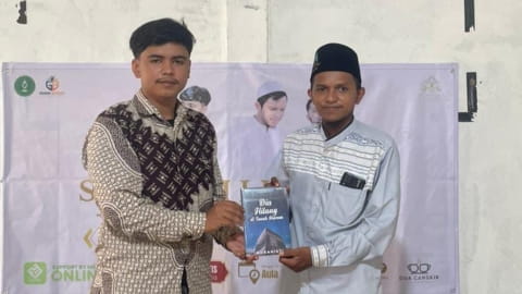 Harlah ke-3, Rumpaka Salurkan Bantuan Buku dan Dorong Penguatan Perpustakaan di Kubu Raya