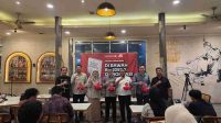 Kalbar Satu ID Perkuat Literasi Politik Lewat Bedah Buku Di Bawah Bendera Demokrasi Kalbar Satu ID Perkuat Literasi Politik Lewat Bedah Buku Di Bawah Bendera Demokrasi